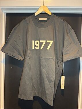 Fear of God Essentials 1977 Tee Charcoal Mens L Boxy Oversized NWT Jerry Lorenzo
